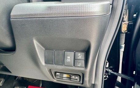 Honda Stepwgn IV, 2016 год, 1 899 000 рублей, 17 фотография