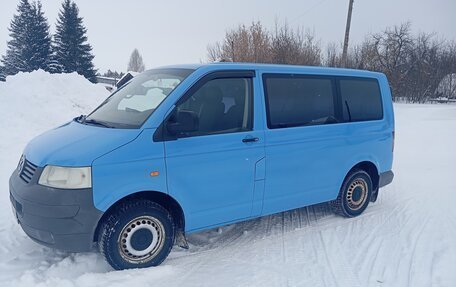 Volkswagen Transporter T5 рестайлинг, 2003 год, 980 000 рублей, 1 фотография