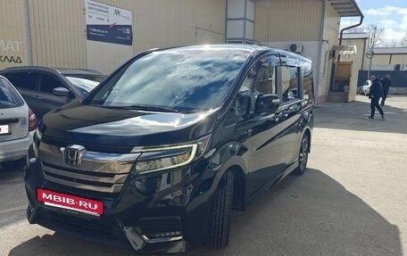 Honda Stepwgn IV, 2018 год, 2 350 000 рублей, 3 фотография