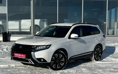 Mitsubishi Outlander III рестайлинг 3, 2022 год, 2 447 000 рублей, 1 фотография
