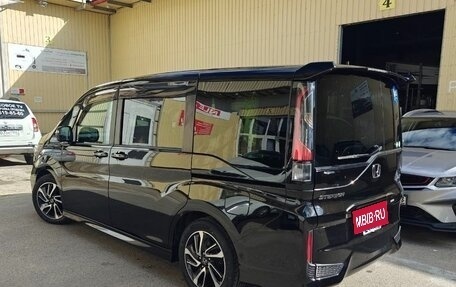 Honda Stepwgn IV, 2018 год, 2 350 000 рублей, 4 фотография