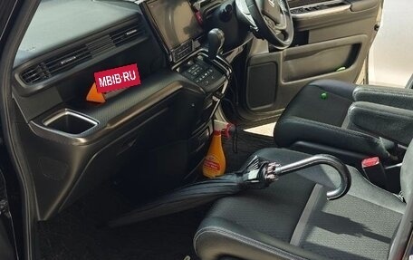 Honda Stepwgn IV, 2018 год, 2 350 000 рублей, 8 фотография