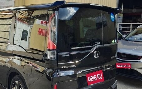 Honda Stepwgn IV, 2018 год, 2 350 000 рублей, 5 фотография