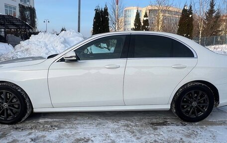 Mercedes-Benz E-Класс, 2020 год, 4 000 000 рублей, 5 фотография