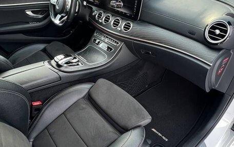 Mercedes-Benz E-Класс, 2020 год, 4 000 000 рублей, 16 фотография