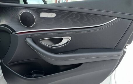 Mercedes-Benz E-Класс, 2020 год, 4 000 000 рублей, 18 фотография