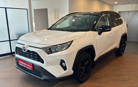 Toyota RAV4, 2021 год, 3 250 000 рублей, 1 фотография