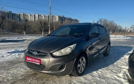 Hyundai Solaris II рестайлинг, 2013 год, 770 000 рублей, 1 фотография