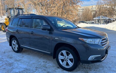 Toyota Highlander III, 2012 год, 1 900 000 рублей, 8 фотография