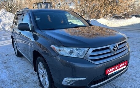 Toyota Highlander III, 2012 год, 1 900 000 рублей, 9 фотография