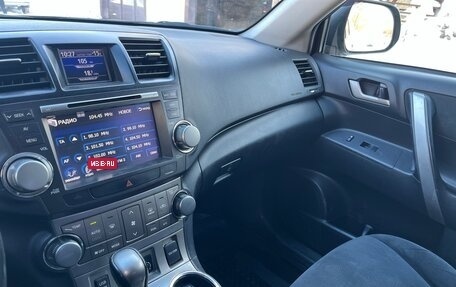 Toyota Highlander III, 2012 год, 1 900 000 рублей, 19 фотография