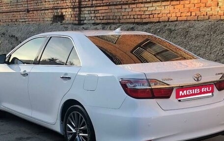 Toyota Camry, 2017 год, 2 350 000 рублей, 2 фотография