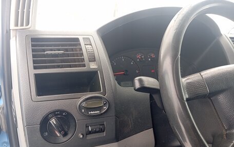 Volkswagen Transporter T5 рестайлинг, 2003 год, 980 000 рублей, 14 фотография