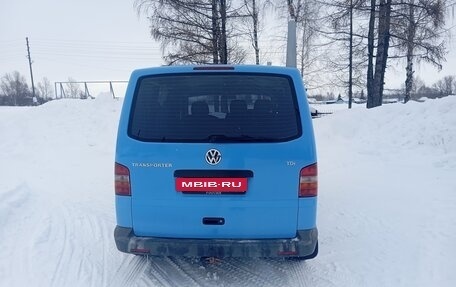 Volkswagen Transporter T5 рестайлинг, 2003 год, 980 000 рублей, 6 фотография