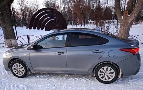 Hyundai Solaris II рестайлинг, 2017 год, 850 000 рублей, 5 фотография