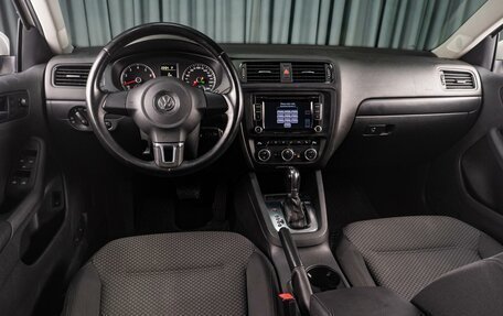 Volkswagen Jetta VI, 2013 год, 828 070 рублей, 6 фотография