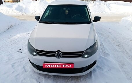 Volkswagen Polo VI (EU Market), 2013 год, 559 000 рублей, 2 фотография