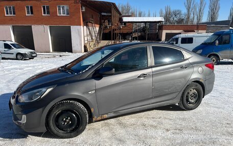 Hyundai Solaris II рестайлинг, 2012 год, 710 000 рублей, 3 фотография