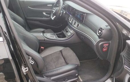 Mercedes-Benz E-Класс, 2021 год, 4 142 880 рублей, 5 фотография