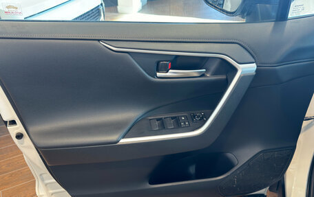 Toyota RAV4, 2021 год, 3 250 000 рублей, 13 фотография