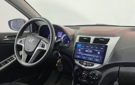 Hyundai Solaris II рестайлинг, 2013 год, 750 000 рублей, 13 фотография