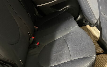 Hyundai Solaris II рестайлинг, 2013 год, 750 000 рублей, 21 фотография