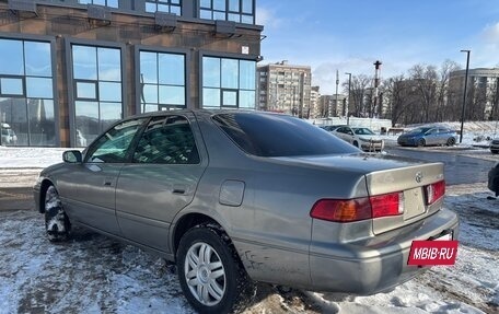 Toyota Camry, 2001 год, 650 000 рублей, 3 фотография