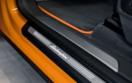 Lamborghini Urus I, 2025 год, 42 000 000 рублей, 17 фотография