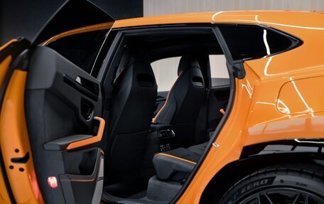 Lamborghini Urus I, 2025 год, 42 000 000 рублей, 10 фотография