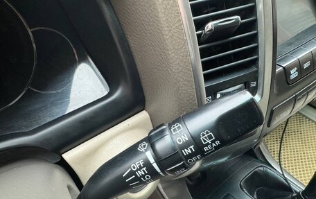 Toyota Land Cruiser Prado 120 рестайлинг, 2007 год, 2 700 000 рублей, 10 фотография