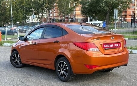 Hyundai Solaris II рестайлинг, 2015 год, 690 000 рублей, 2 фотография