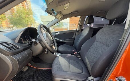 Hyundai Solaris II рестайлинг, 2015 год, 690 000 рублей, 5 фотография