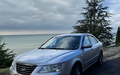 Hyundai Sonata VI, 2010 год, 650 000 рублей, 1 фотография