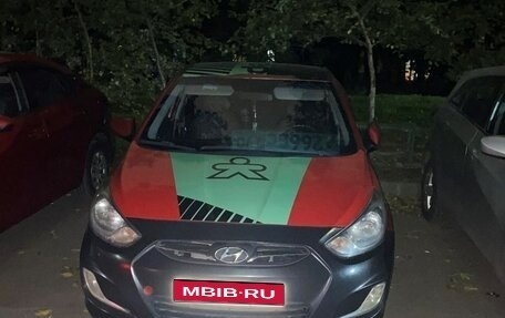 Hyundai Solaris II рестайлинг, 2012 год, 400 000 рублей, 1 фотография