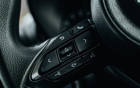 Toyota Yaris, 2022 год, 1 349 000 рублей, 8 фотография