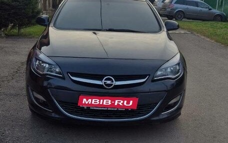 Opel Astra J, 2013 год, 830 000 рублей, 1 фотография
