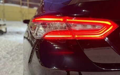 Toyota Camry, 2019 год, 2 950 000 рублей, 4 фотография