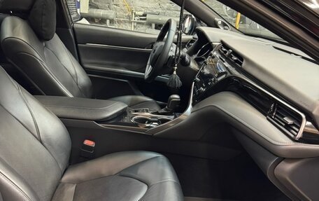 Toyota Camry, 2019 год, 2 950 000 рублей, 24 фотография