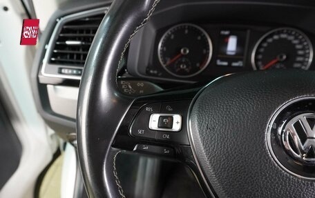 Volkswagen Multivan T6 рестайлинг, 2019 год, 4 099 000 рублей, 20 фотография