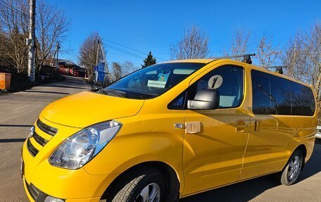 Hyundai Grand Starex Grand Starex I рестайлинг 2, 2017 год, 3 890 000 рублей, 2 фотография