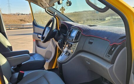 Hyundai Grand Starex Grand Starex I рестайлинг 2, 2017 год, 3 890 000 рублей, 13 фотография