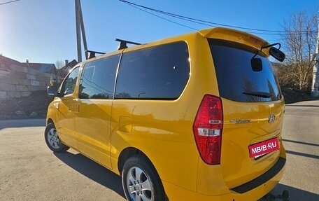 Hyundai Grand Starex Grand Starex I рестайлинг 2, 2017 год, 3 890 000 рублей, 4 фотография