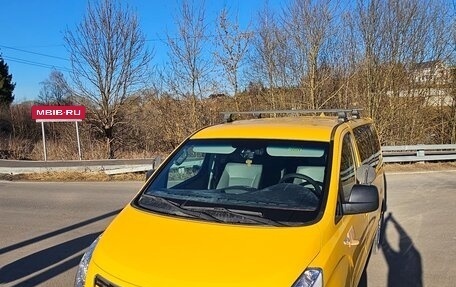 Hyundai Grand Starex Grand Starex I рестайлинг 2, 2017 год, 3 890 000 рублей, 6 фотография