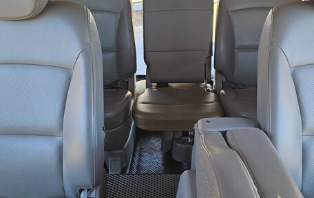 Hyundai Grand Starex Grand Starex I рестайлинг 2, 2017 год, 3 890 000 рублей, 17 фотография