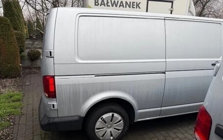 Volkswagen Transporter T6 рестайлинг, 2021 год, 1 800 000 рублей, 4 фотография