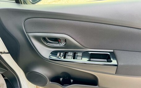 Toyota Vitz, 2019 год, 1 099 000 рублей, 17 фотография