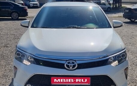 Toyota Camry, 2015 год, 1 820 000 рублей, 6 фотография