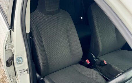 Toyota Vitz, 2015 год, 979 000 рублей, 17 фотография