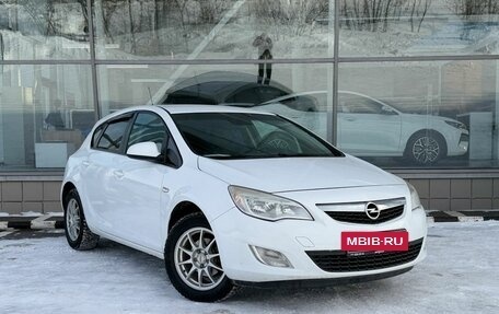 Opel Astra J, 2011 год, 699 000 рублей, 3 фотография