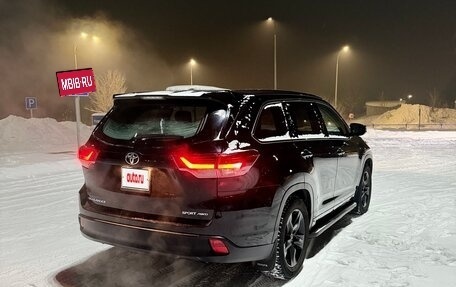 Toyota Highlander III, 2021 год, 4 350 000 рублей, 5 фотография